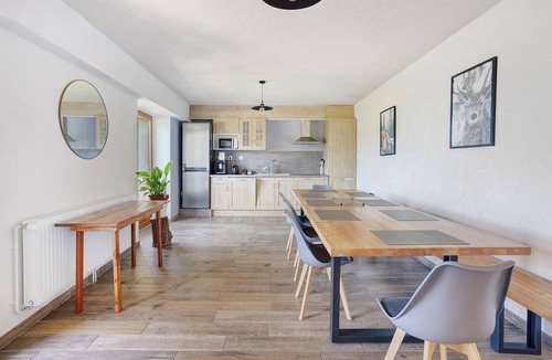Saint-Andre-d'Embrun Bed & Breakfast | Bed and Breakfast 'Chamois - Camping Le Mont Orel' with Lake View and Shared Terrace