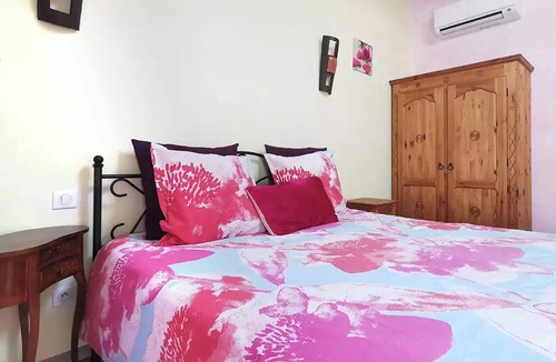 Mostuejouls Bed & Breakfast | Bed and Breakfast 'Chambres D'hôtes - Endurme' with Mountain View, Wi-Fi and Air Conditioning