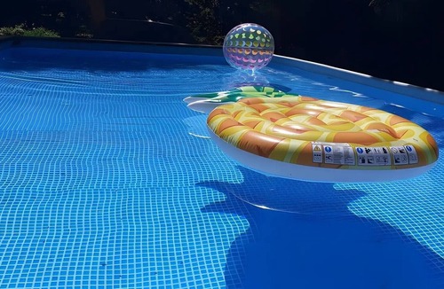 Chitenay Bed & Breakfast | Bed and Breakfast 'Chambre D'hôte Vue Sur Étang' with Shared Pool, Shared Terrace and Wi-Fi