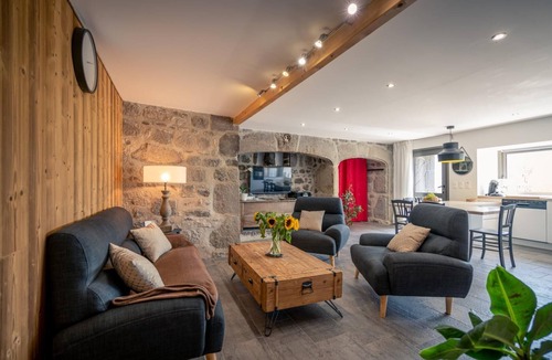 Jassat House | BELAGAITA 1 - CHAMBON SUR LAC