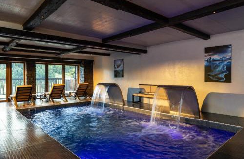 Les Brevieres Ski Chalet | Black Diamond - Tango Charlie