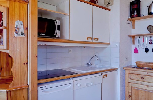 La Perriere Apartment | Bright ski-in/ski-out duplex for 9, pets allowed