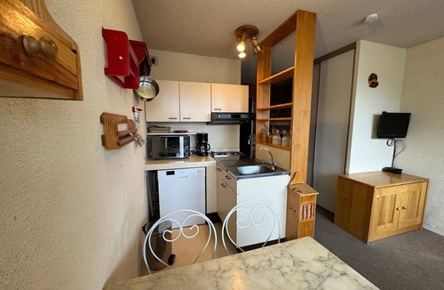 Chantemerle Apartment | Bright studio for 4, ski-in/ski-out, pets allowed