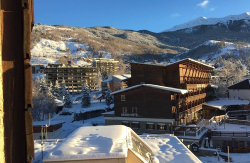 Chantemerle Apartment | Bright studio for 4, ski-in/ski-out, pets allowed