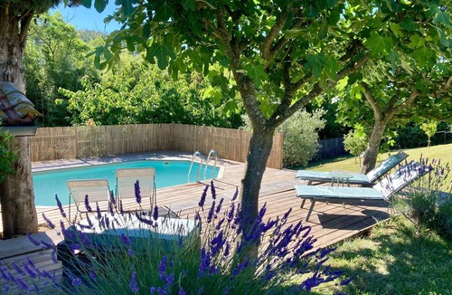 Charmes-sur-l'Herbasse Apartment | Bulle de nature- typical Drôme des collines gîte
