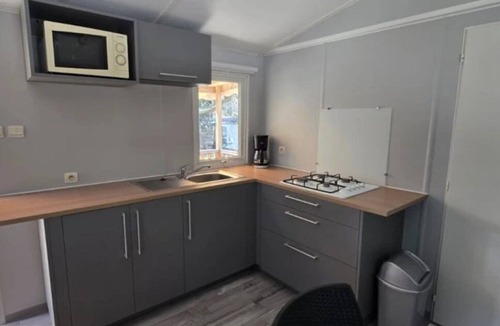 Chateauneuf-de-Gadagne House | Camping 3 étoiles - Piscine - ccbfihf