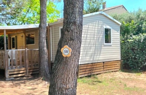 Chateauneuf-de-Gadagne House | Camping 3 étoiles - Piscine - ccbfihi