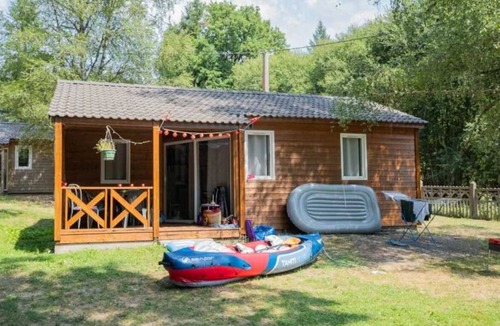 Marcillac-la-Croisille House | Camping 3 étoiles - Piscine - eeiifd