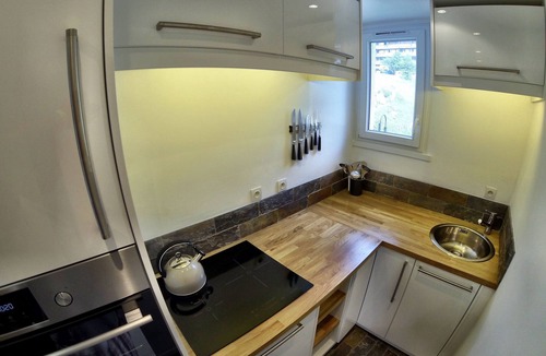Tignes le Lac Apartment | Central 6 Person 47m2 Apartment. Amazing South Facing Balcony. 150m To Ski Lifts
