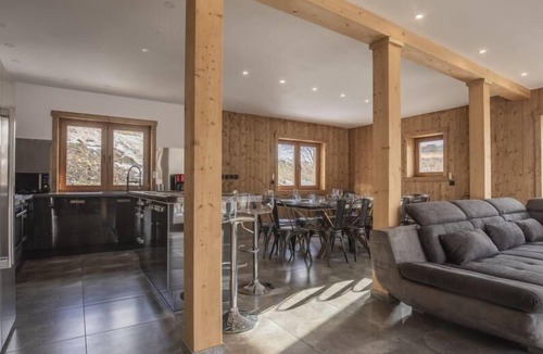 Praranger Ski Chalet | Chalet, wifi, Ground floor, sauna, hammam, terrace, balcony, fireplace or stove, parking, tv