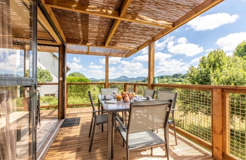 Saint-Bonnet-pres-Orcival Ski Chalet | Chalet 3 étoiles - ccbgbfg