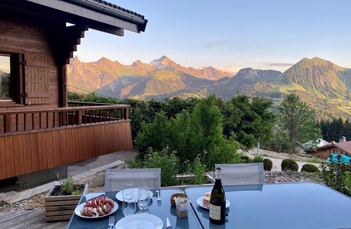 Manigod Ski Chalet | Chalet 70 m2, quiet, south-facing, in Manigod, F 74230, near La Clusaz & Annecy