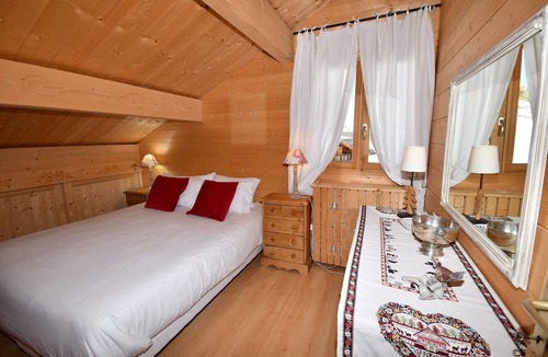 Bergers Ski Chalet | CHALET ALTIPORT, GREAT COMFORT, 12-14 PEOPLE, ON THE SLOPES