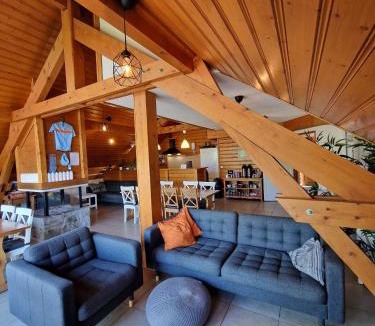 Oz-en-Oisans Bed & Breakfast | Chalet Beyond - Gelinotte