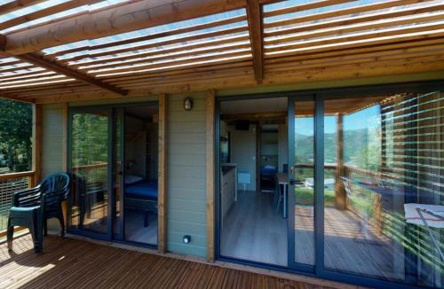 Vic-sur-Cere Other | Chalet cosy de 6 personnes avec terrasse à Vic-sur-Cère - API-1-52-1255
