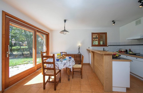 Les Tines Ski Chalet | Chalet du Golf618 Family retreat for 9 next to Ski lifts, Chamonix, France