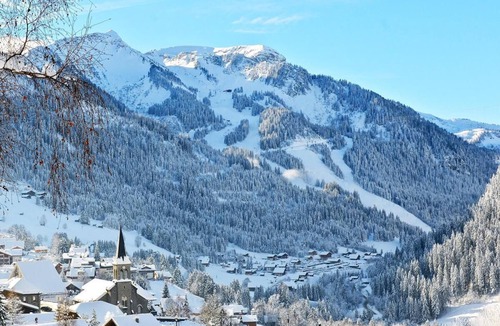 La Chapelle-d'Abondance Ski Chalet | Chalet, resort center, view mountain, sauna, terrace, balcony, fireplace or stove, parking, tv