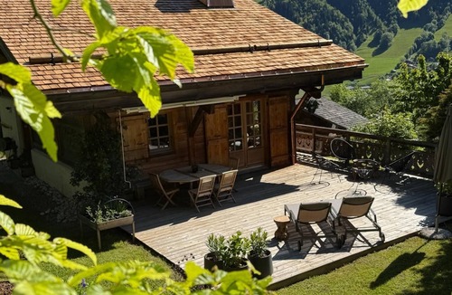 Saint-Gervais-les-Bains Ski Chalet | Chalet facing the Mont-Blanc massif in Saint-Nicolas de Véroce