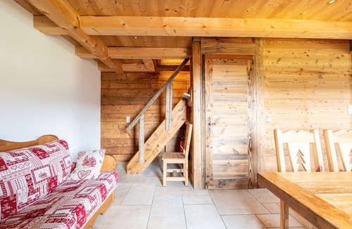 La Giettaz Ski Chalet | Chalet 'Gite Les Clapières - Petite Partie' with Mountain View, Private Terrace and Shared Garden