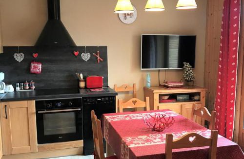 La Joue du Loup Ski Chalet | Chalet rénové 6 pers avec WIFI et parking gratuit à La Joue du Loup - FR-1-863-15