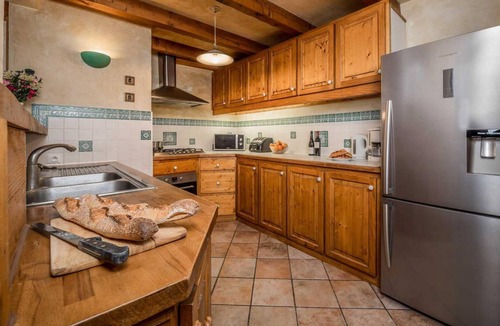 La Perriere Ski Chalet | Chalet, terrace, fireplace or stove, parking, tv, ski locker, 160m², La Tania