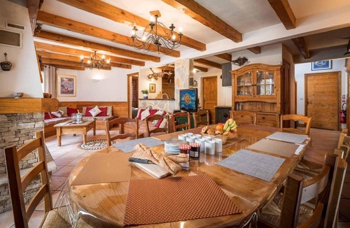 La Perriere Ski Chalet | Chalet, terrace, fireplace or stove, parking, tv, ski locker, 165m², La Tania