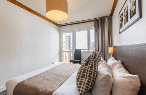 Meribel-Mottaret Hotel | Chambre Cosy Près des Pistes | Les 3 Vallées!
