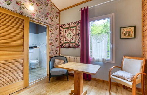 Soubes Bed & Breakfast | Chambre Madeleine Guest Room with Shared Pool, Shared Terrace, and Wi-Fi