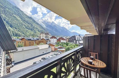 Chamonix City Centre Apartment | Chamonix: Appart 4 pers, Parking, Wifi - FR-1-507-24
