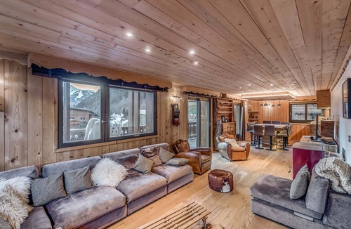 Champagny-en-Vanoise Apartment | Champagny - Premium Apartment 6 rooms, 12 pax, Wifi, Parking
