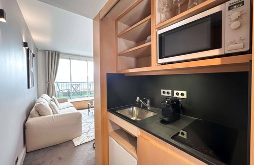 Faubourg-du-Roule Apartment | Champs-Elysees studio with balcony & AC