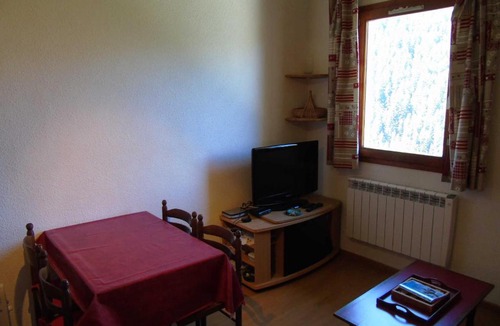 Valfrejus Apartment | Charmant 2 Pièces Mezzanine - Proche Télécabine, Commerces et Ski - Parking Gratuit - FR-1-561-50