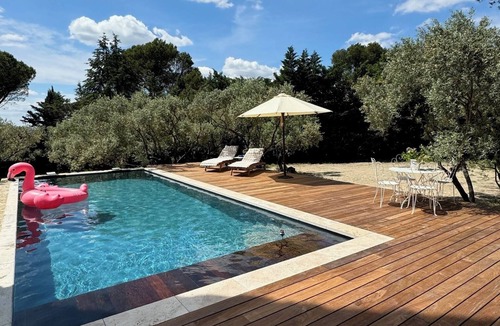 L'Isle-sur-la-Sorgue Villa | Charming 4-bedroom Villa with AC, WiFi in lovely L'Isle-sur-la-Sorgue