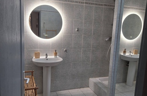 Quartier Administrations Apartment | Charming air-conditioned T3 close to the Arènes/Musée Romanité/Palais des congrès
