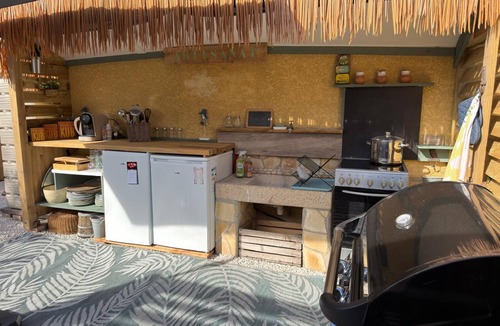 Marseillan Plage Apartment | Charming apartment with garden and jacuzzi 3 minutes from the beach
