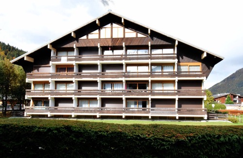 Morzine Apartment | Charming central studio in Morzine with balcony and fireplace