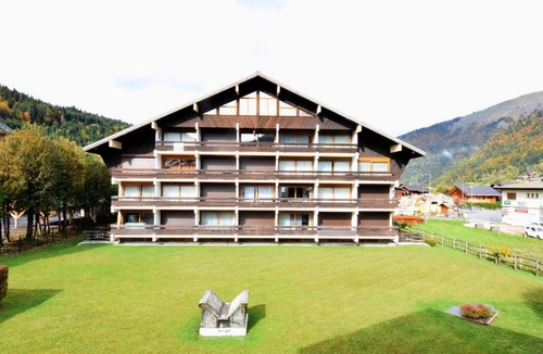 Morzine Apartment | Charming central studio in Morzine with balcony and fireplace