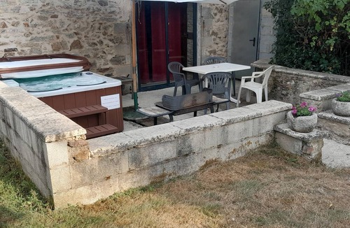 Salagnac Cottage | Charming detached country cottage