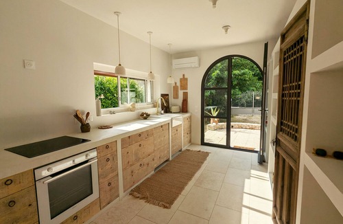 Quartier des Espesses House | Charming farmhouse -Pool - 3 bedrooms - air conditioning