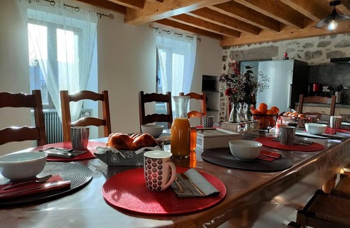Chalmazel-Jeansagniere Cottage | Charming cottage, 3 bedrooms, garden, ping-pong
