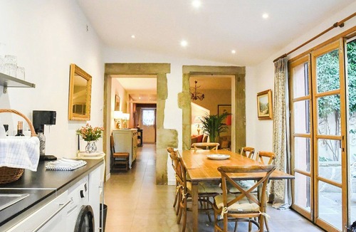 Villeneuve-Minervois House | Charming riverside house in medieval village