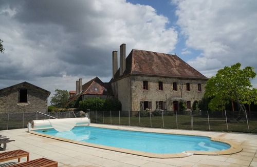 Lussat House | Charming gîte Domaine des Glycines heated pool Lussat Limousin 6-12 pers