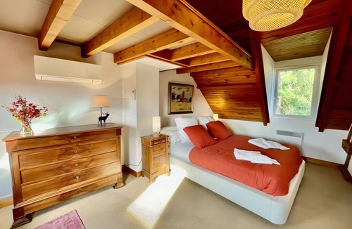 Meaulne-Vitray Bed & Breakfast | Charming Guest Room near Tronçais Forest – Room