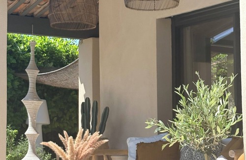 Orange House | Charming house with pool in the heart of Provence