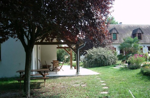 Contres Cottage | Charming house with shared pool in Contres