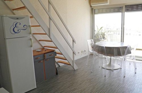 Sete Apartment | Charming mezzanine apartment, terrace, parking and air conditioning in Sète