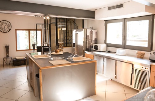 Ventabren House | Charming Residence 5 chb river front near Aix Marseille Swimming pool Park