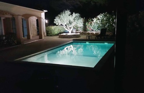 Rochegude House | Charming Single-Family Home in Drôme Provençale with Air Conditioning and a Pool.