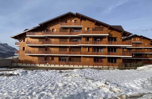 La Joue du Loup Apartment | Charming T3 in a residence close to the slopes and shops South-facing balcony
