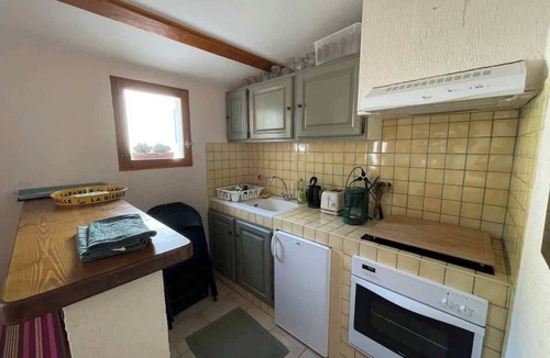 Cabrieres-d'Avignon House | Charming Tiny House w/Pool & Luberon Views